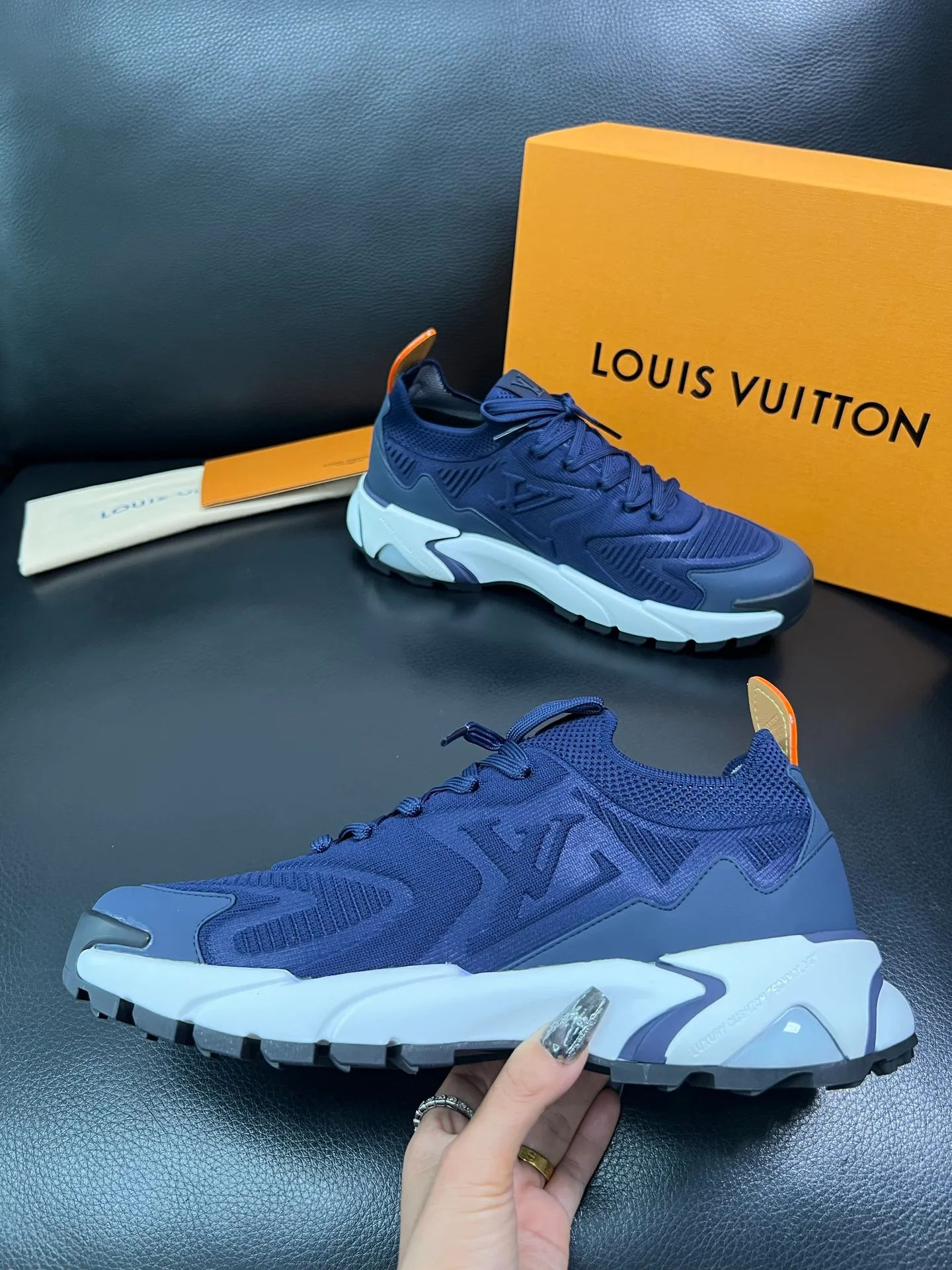 Men's shoes 💰660 Lv top purchasing Louis Vuitton Leather Shoes Counter Synchronization, imported fly woven fabrics from Italy, imported water-dyed cowhide lining, soles: original soles specially provided by the original factory, original factory follow-up orders, high quality, welcome to compare, code number 39-44 (custom-made 45) 85887